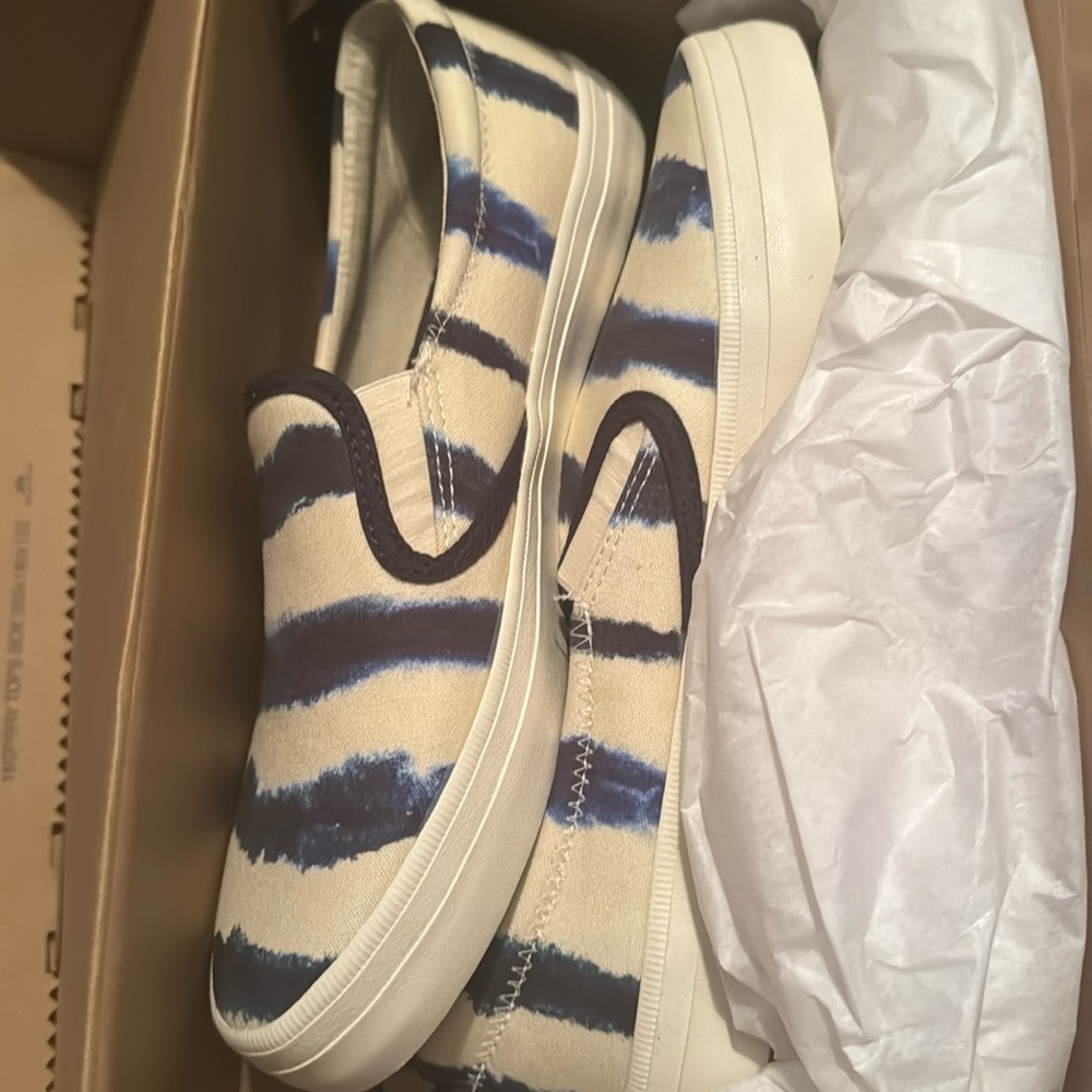 Brand new Sperry size 8 tie-dye print